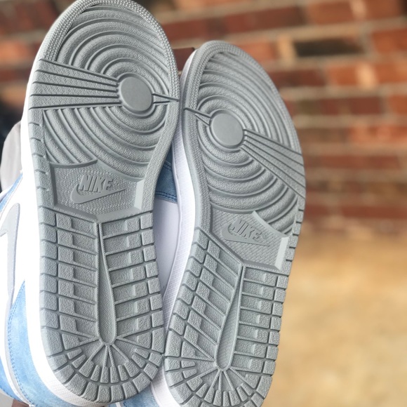 Air Jordan Retro 1 High OG Hyper Royal sz 10.5& 11 - Picture 12 of 15